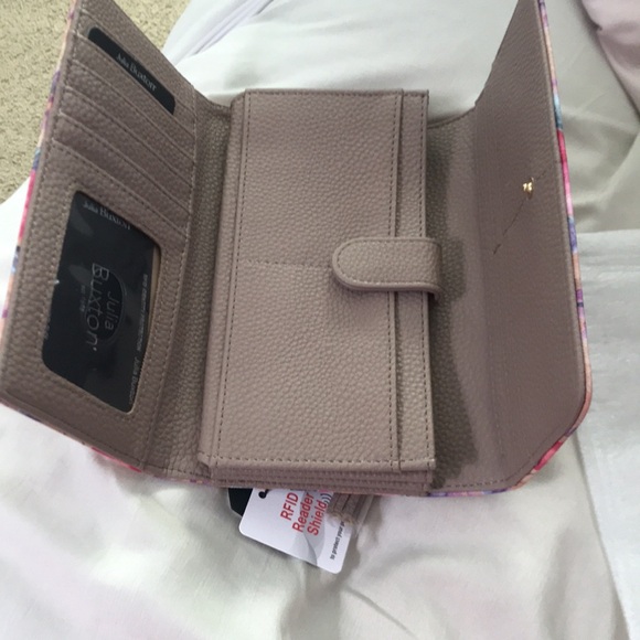 🌸NEW🌸 Julia Buxton RFID Reader Shield Flower Wallet - Picture 14 of 16